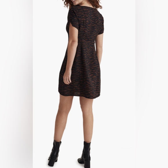 Madewell abstract print V neck mini dress. - Picture 4 of 5